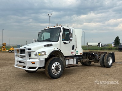 2012 Freightliner M2 106 4x4 Cabine et châssis