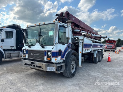 1998 Mack MR688S Concrete Pump Truck