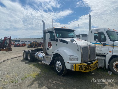 2020 Kenworth T880 6x4 Cabeza Tractora Cabina Dormitorio (Inoperable)