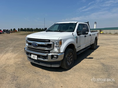 2022 Ford F-350 XLT 4x4 Crew Cab Pickup