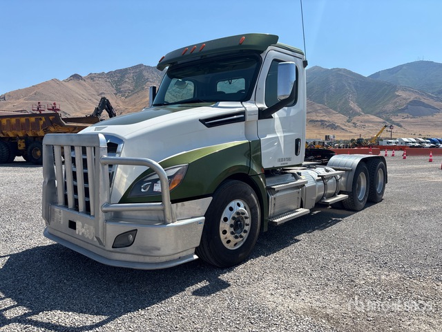 2023 Freightliner Cascadia 126 6x4 T/A Day Cab Truck Tractor