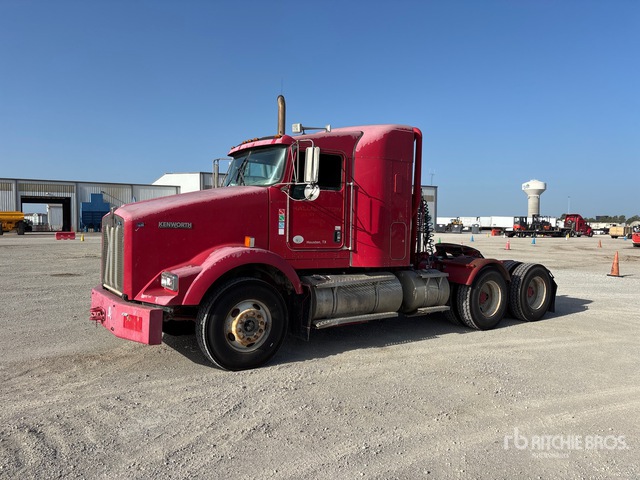 2012 Kenworth T800 6x4 T/A Sleeper Truck Tractor