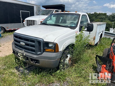 2007 Ford F350 XL 4x2 Utility Truck (Inoperable)