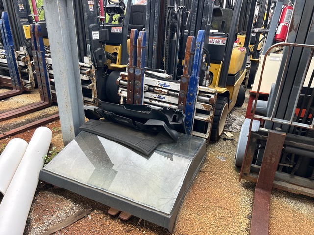 2008 Yale GLC070VXNVSE088 4750 lb Cushion Tire Forklift (Inoperable)