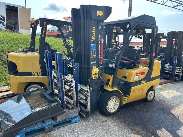 2012 Yale GLC080VXNGSQ094 4700 lb Forklift (Inoperable)