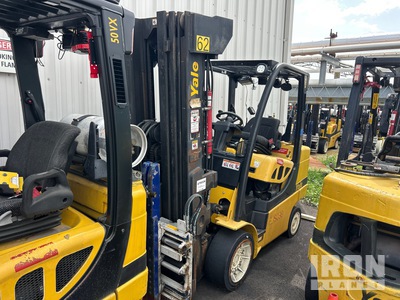 2015 Yale GC080VXNGSQ094 4950 lb Forklift (Inoperable)