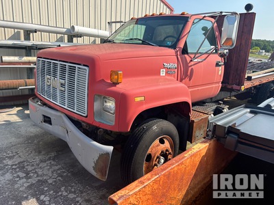 1996 GMC C7 4x2 Camion à Plateau (Inoperable)