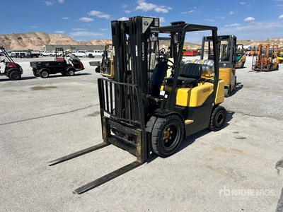Daewoo G25S-3 4050 lb Pneumatic Tire Carrelli Elevatori