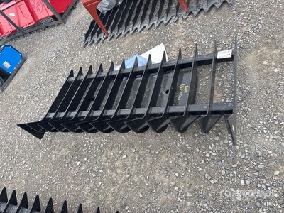 2025 Kit Containers QT-RR-70 70 in Râteau à racines pour Skid Steer (Unused)