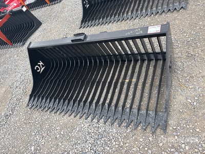 2025 Kit Containers QT-SB-H72-F 67 in Godet de Criblage pour Chargeuse à Direction à Glissement (Unused)