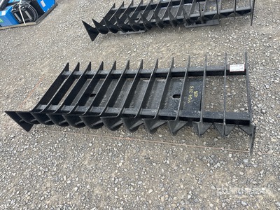 2025 Kit Containers QT-RR-70 69 in Râteau à racines pour Skid Steer (Unused)