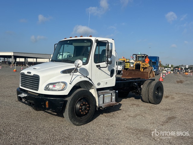 2016 Freightliner M2 106 4x2 Cab and Chassis