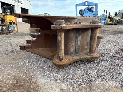 Rockland 37 in V-Ditching Excavator Bucket
