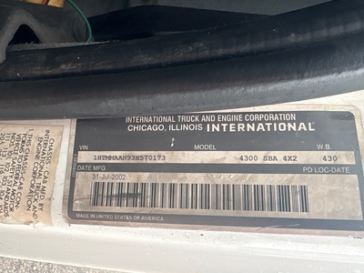 2003 International 4300 4x2 Spreader Truck