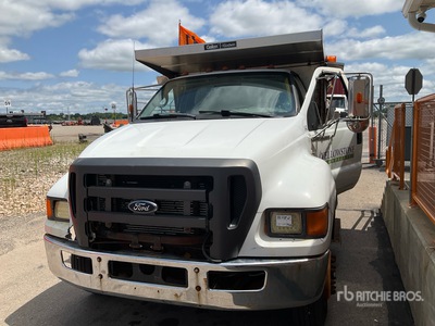 2006 Ford F-650 Camión esparcidor