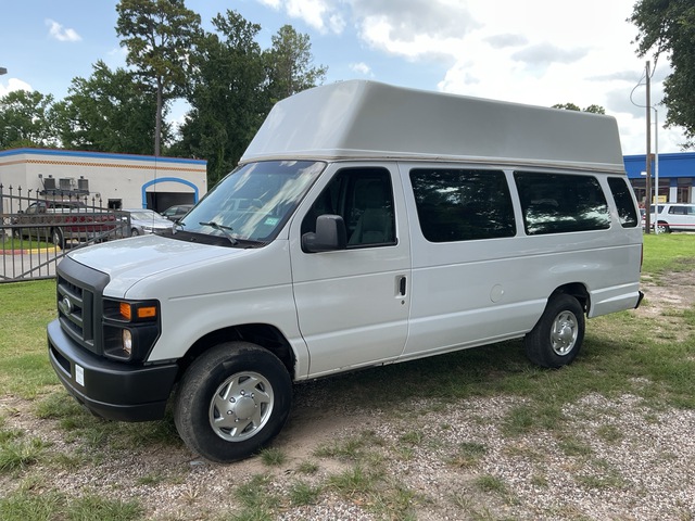 2010 Ford E250 10 Passenger Van