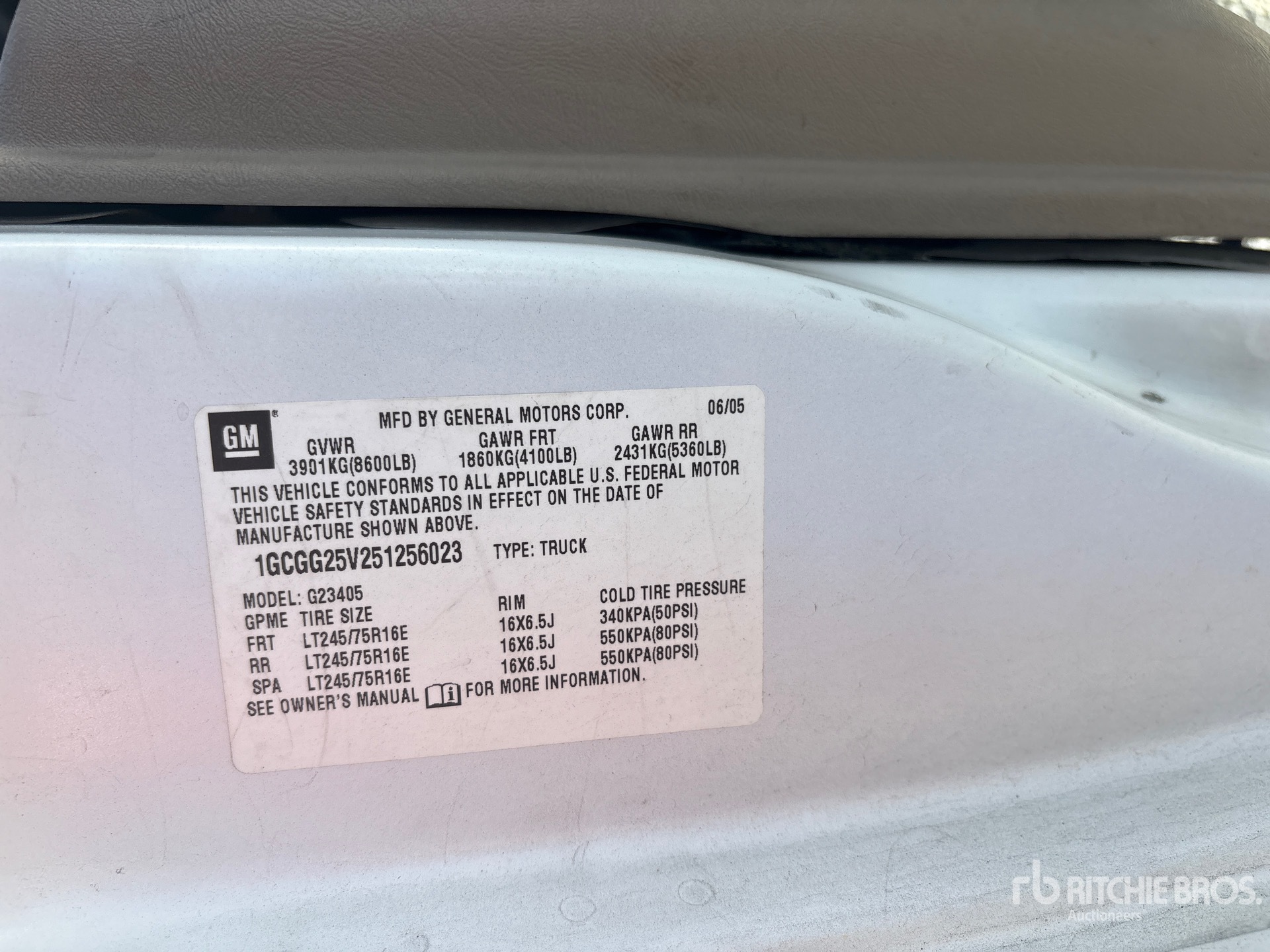 2005 Chevrolet 2500 Express Cargo Van