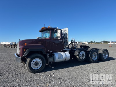 1993 Mack RD688S 8x4 Tracteur Routier