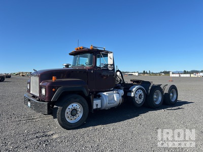 1993 Mack RD688S 8x4 Tracteur Routier
