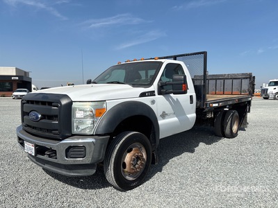 2016 Ford F-550 4x4 Flatbed Truck