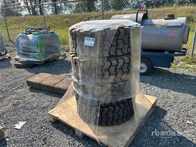Quantity of (4) Performax 12-16.5 Opony