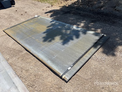 Quantity of (5) 2025 Kit Containers 57 in x 9 ft 4 in (0.31 in Thick) Placas de acero (Unused)