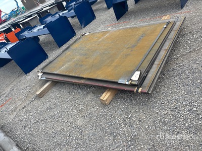 Quantity of 2025 Kit Containers 72 in x 94 in (0.75 in Thick) 鋼 (Unused)