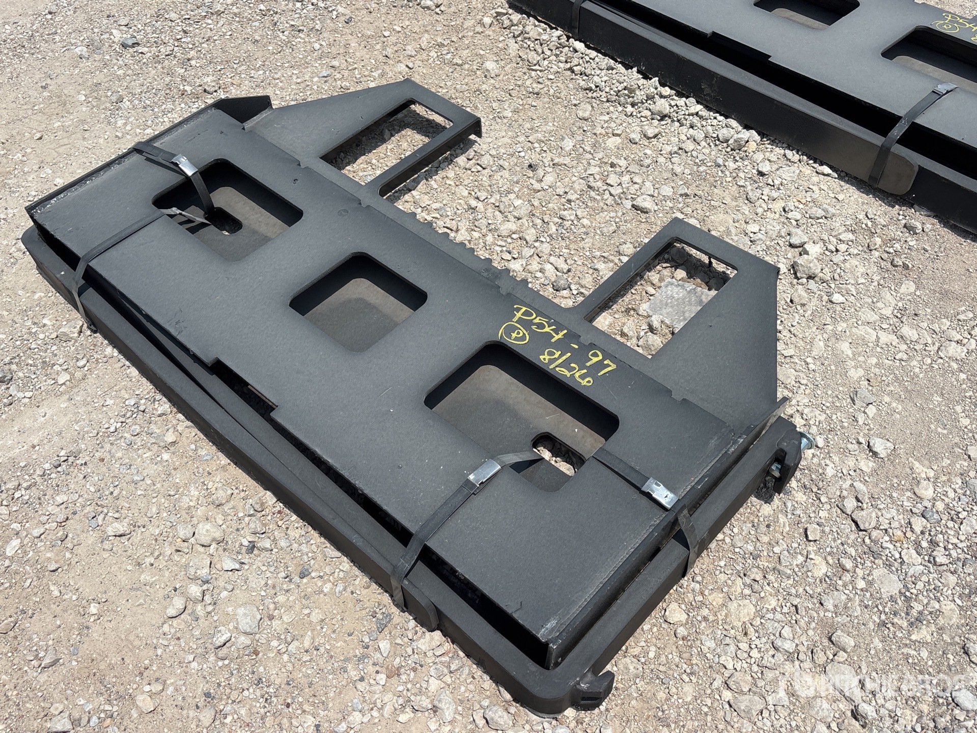 2025 Kit Containers QT-45-FF-42 42 in Skid Steer Forks (Unused)