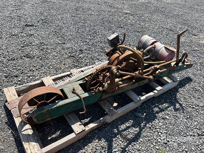 R.M. Wade & Company SM1 Antique Drag Saw (Inoperable)