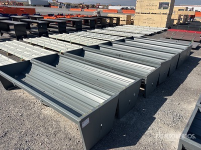 Quantity of (7) 2025 Kit Containers CF-90-V2025 Podajnik paszy dla zwierząt (Unused)