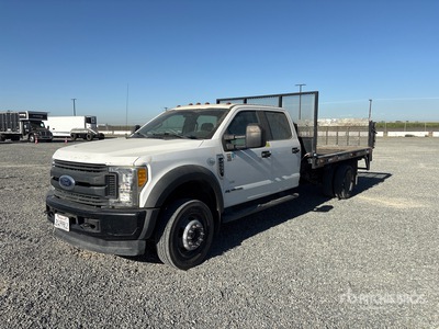 2017 Ford F-550 XL 4x4 Crew Cab Flatbed Truck