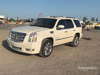 2013 Cadillac Escalade Platinum 2WD SUV