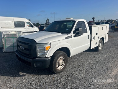 2014 Ford F-250 XL 4x2 Utility Truck (Inoperable)