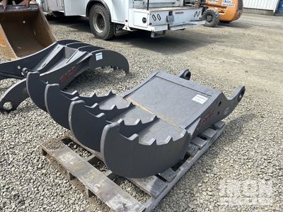 Esco 41 in Excavator Thumb - Fits Volvo EC480 (Unused)