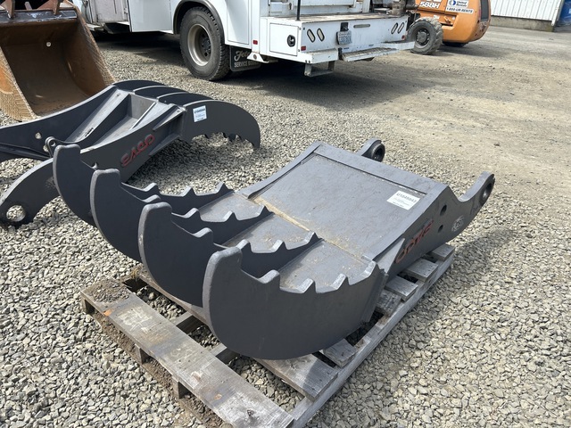 Esco 41 in Excavator Thumb - Fits Volvo EC480 (Unused)