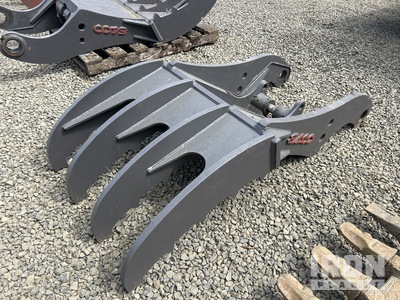 Esco 41 in Excavator Thumb - Fits Volvo EC480 (Unused)