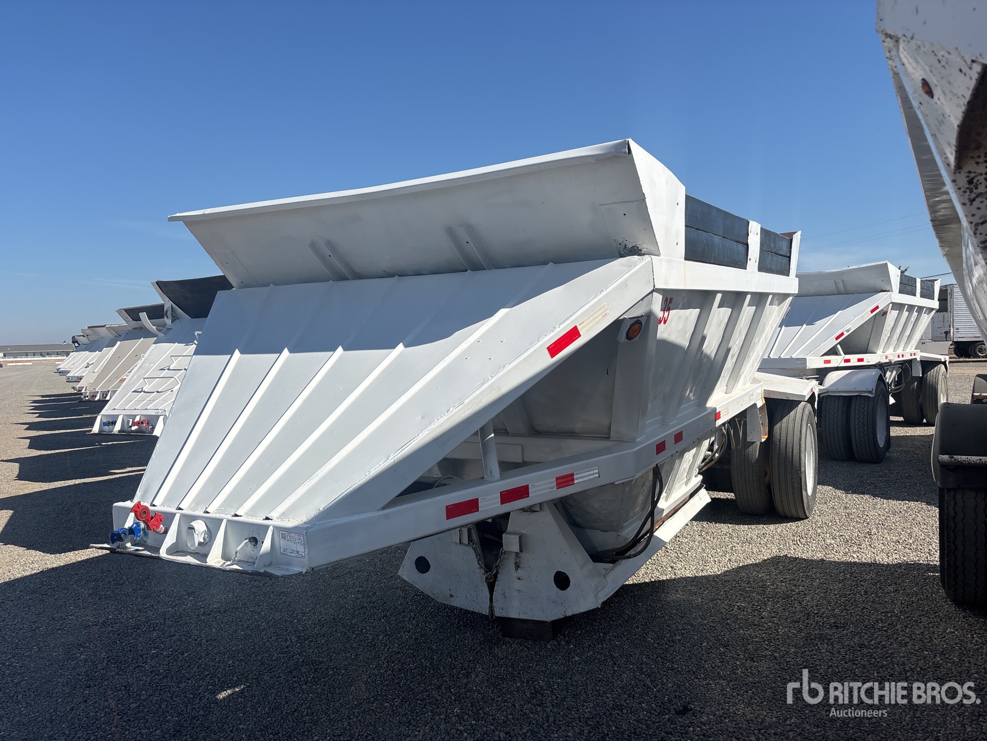 1984 Gallaty 20 ft S/A Belly Dump Trailer