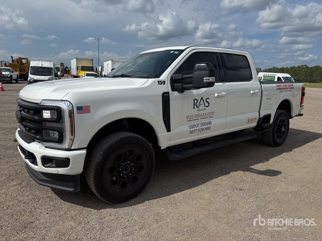 2024 Ford F-350 Lariat 4x4 Crew Cab Pickup