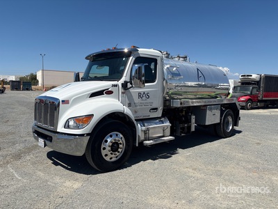 2024 Peterbilt 537 4x2 Camion-citerne à vide