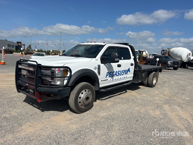 2018 Ford F-550 XLT 4x4 Crew Cab Flatbed Truck