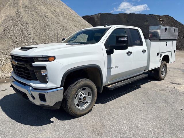 2025 Chevrolet Silverado 2500HD 4x4 Extended Cab Utility Truck 2025 Chevrolet Silverado 2500HD 4x4 Extended Cab Utility Truck