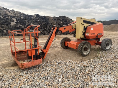 2013 JLG 340AJ 4WD Diesel Articulating Boom Lift