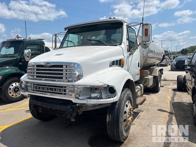 2008 Sterling Acterra 2500 gal 4x2 Camión Cisterna de Combustible (Inoperable)
