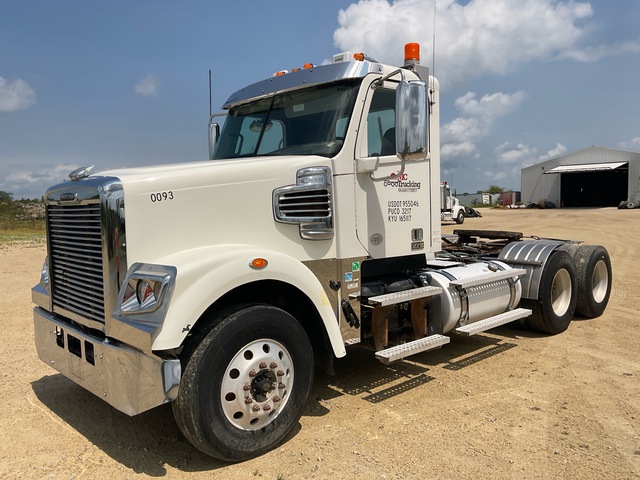 2020 Freightliner 122SD 6x4 T/A Day Cab Truck Tractor