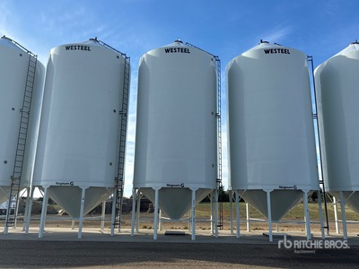 Westeel +/- 5000 bu Hopper Grain Bin