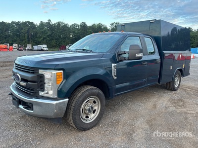 2017 Ford F-350 XL 4x4 Extended Cab Utility Truck