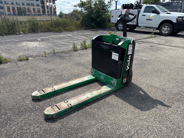 2022 Yale MPB045VG 4510 lb Electric Pallet Jack