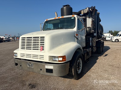 Guzzler on 2002 International 2674 6x4 Vacuum Excavator Truck