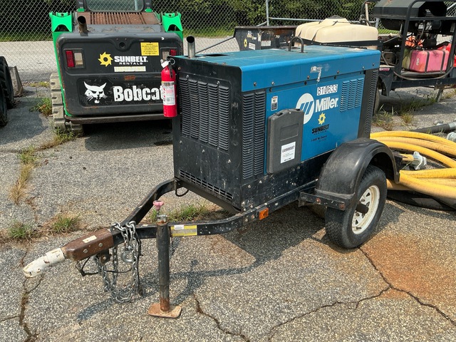 2015 Miller Big Blue 450 Duo CST Mobile Engine Driven Welder