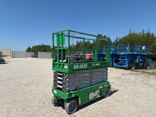 2013 Genie GS-3232 Electric Scissor Lift 2013 Genie GS-3232 Electric Scissor Lift